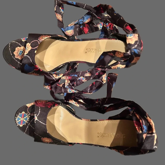 High Heel Wrap Around Sandals Size 9 - Picture 7 of 8